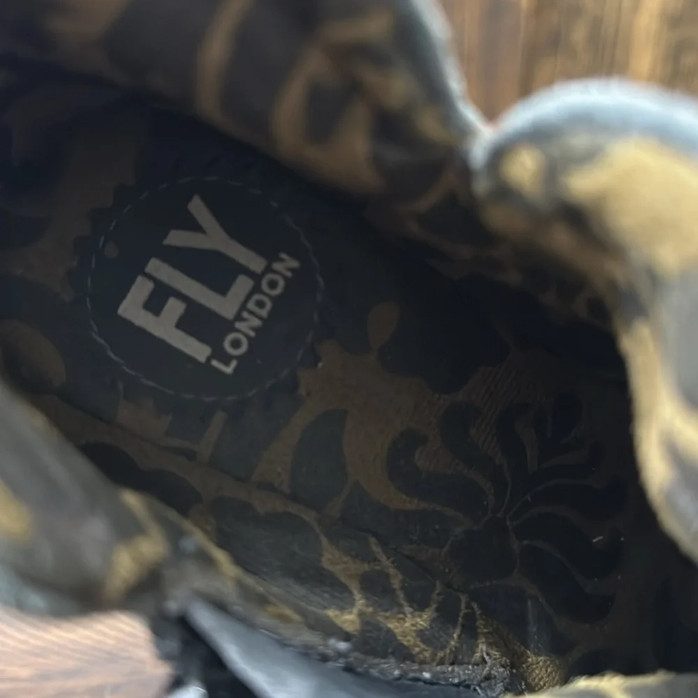 FLY LONDON YIP Diesel Oil Suede Booties